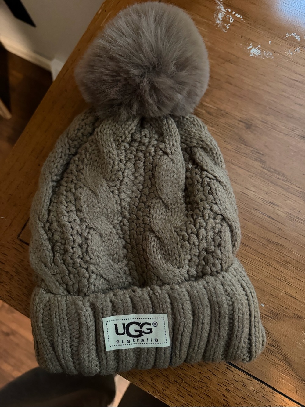 UGG  Cable Knit Pom Beanie - Taupe
